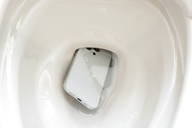 異物によるトイレ詰まり